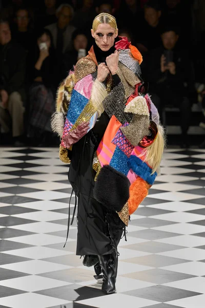 Look 11